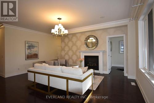 148 Rothbury Road, Richmond Hill, ON - Indoor With Fireplace