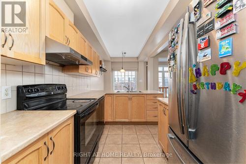 549 Ashbourne Crescent, Ottawa, ON - Indoor Photo Showing Kitchen