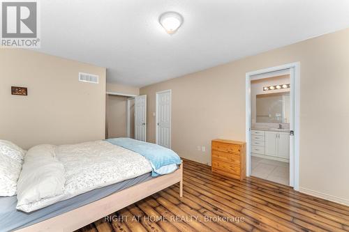 549 Ashbourne Crescent, Ottawa, ON - Indoor Photo Showing Bedroom