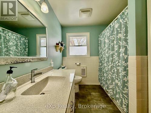 8 Otter Crescent, South Bruce, ON - Indoor Photo Showing Bathroom