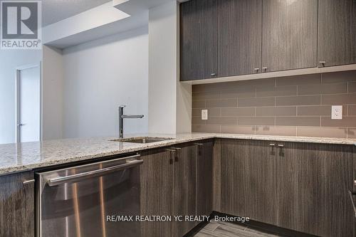 405 - 18 Rean Drive, Toronto, ON - Indoor Photo Showing Kitchen