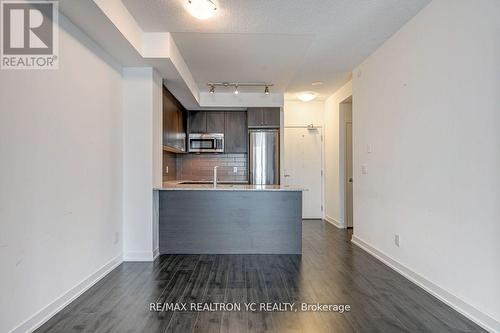 405 - 18 Rean Drive, Toronto, ON - Indoor Photo Showing Kitchen