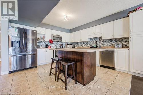 187 Huck Crescent, Kitchener, ON - Indoor Photo Showing Kitchen With Upgraded Kitchen