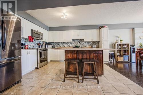 187 Huck Crescent, Kitchener, ON - Indoor Photo Showing Kitchen