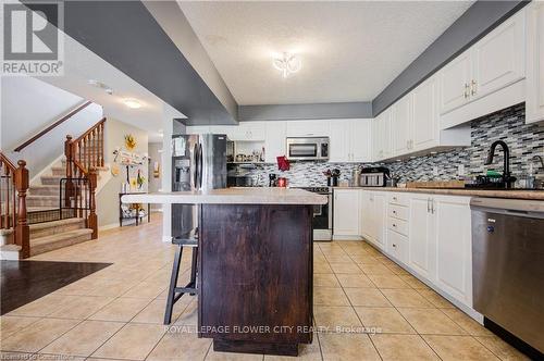 187 Huck Crescent, Kitchener, ON - Indoor Photo Showing Kitchen With Upgraded Kitchen