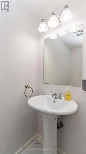 4 - 1920 Culver Drive, London, ON - Indoor Photo Showing Bathroom