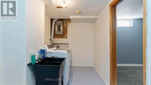 4 - 1920 Culver Drive, London, ON - Indoor Photo Showing Laundry Room