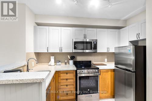 326 - 152 Jozo Weider Boulevard S, Blue Mountains (Blue Mountain Resort Area), ON - Indoor Photo Showing Kitchen