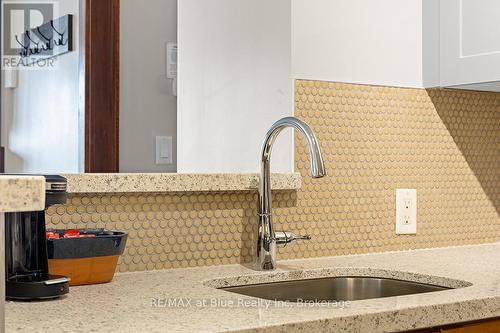 326 - 152 Jozo Weider Boulevard S, Blue Mountains (Blue Mountain Resort Area), ON - Indoor Photo Showing Kitchen