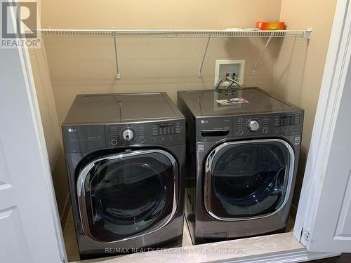 3746 Nightstar Drive, Mississauga, ON - Indoor Photo Showing Laundry Room