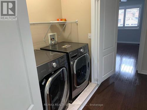 3746 Nightstar Drive, Mississauga, ON - Indoor Photo Showing Laundry Room