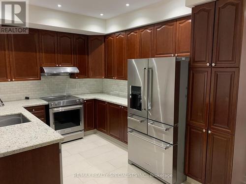 3746 Nightstar Drive, Mississauga, ON - Indoor Photo Showing Kitchen With Upgraded Kitchen