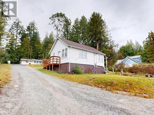 5557 Park Ave, Powell River, BC - Outdoor