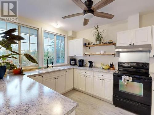 5557 Park Ave, Powell River, BC - Indoor Photo Showing Kitchen With Double Sink