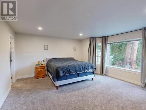 5557 Park Ave, Powell River, BC - Indoor Photo Showing Bedroom