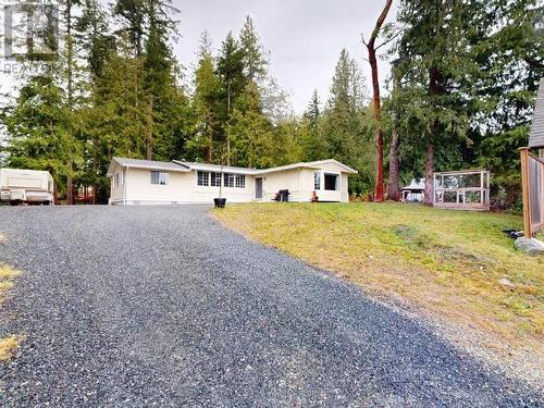 5557 Park Ave, Powell River, BC - Outdoor