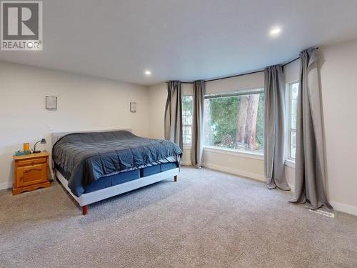 5557 Park Ave, Powell River, BC - Indoor Photo Showing Bedroom