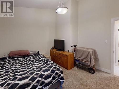 5557 Park Ave, Powell River, BC - Indoor Photo Showing Bedroom