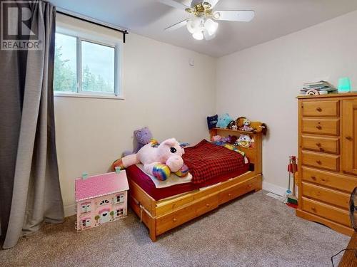 5557 Park Ave, Powell River, BC - Indoor Photo Showing Bedroom