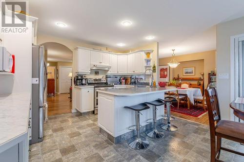 1002 Peachcliff Drive, Okanagan Falls, BC - Indoor Photo Showing Kitchen