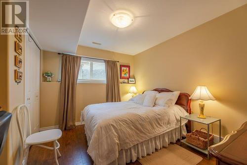 1002 Peachcliff Drive, Okanagan Falls, BC - Indoor Photo Showing Bedroom