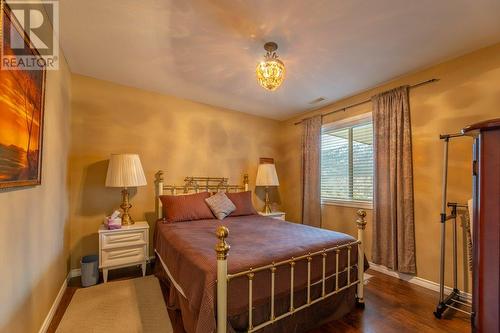 1002 Peachcliff Drive, Okanagan Falls, BC - Indoor Photo Showing Bedroom