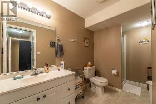 1002 Peachcliff Drive, Okanagan Falls, BC - Indoor Photo Showing Bathroom