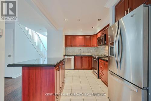 96 - 97 Collins Crescent, Brampton, ON - Indoor Photo Showing Kitchen