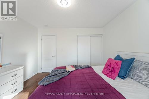 369 Snoek Point, Milton, ON - Indoor Photo Showing Bedroom