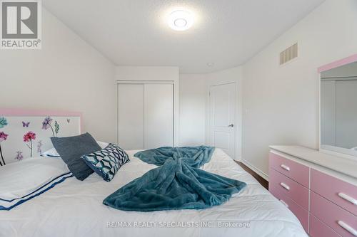 369 Snoek Point, Milton, ON - Indoor Photo Showing Bedroom