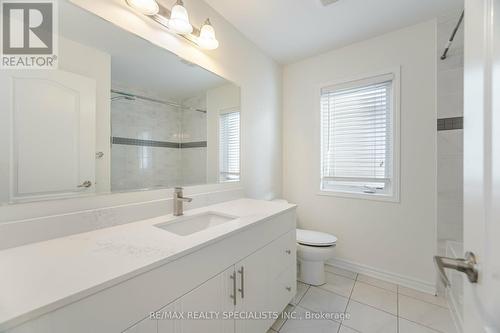 369 Snoek Point, Milton, ON - Indoor Photo Showing Bathroom