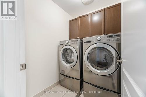 369 Snoek Point, Milton, ON - Indoor Photo Showing Laundry Room