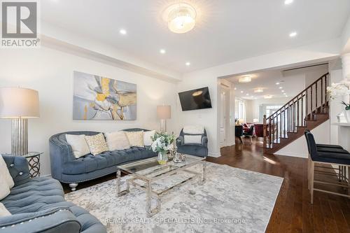 369 Snoek Point, Milton, ON - Indoor Photo Showing Living Room