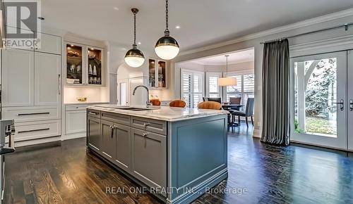 1171 Westdale Road, Oakville, ON - Indoor Photo Showing Kitchen With Upgraded Kitchen