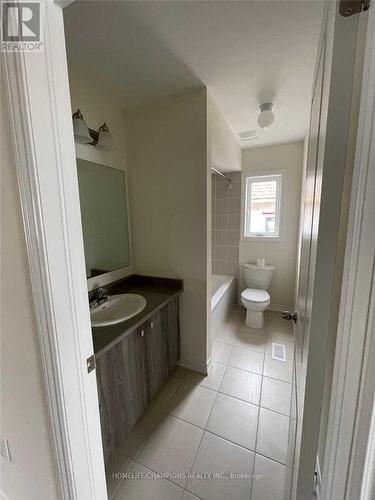 415 Sadler Way, Peterborough, ON - Indoor Photo Showing Bathroom