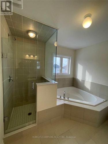 415 Sadler Way, Peterborough, ON - Indoor Photo Showing Bathroom