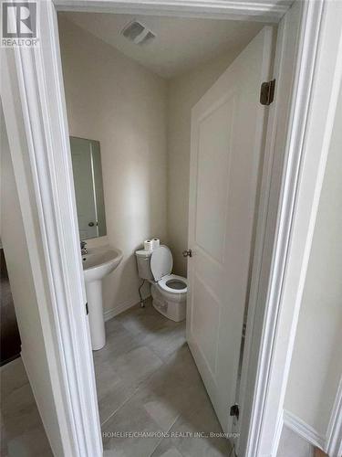 415 Sadler Way, Peterborough, ON - Indoor Photo Showing Bathroom