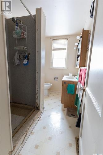 111 Government Road, Dundurn, SK - Indoor Photo Showing Bathroom