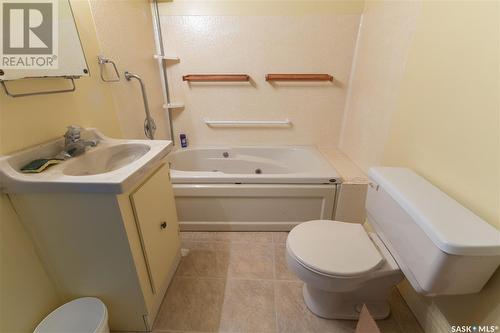 111 Government Road, Dundurn, SK - Indoor Photo Showing Bathroom