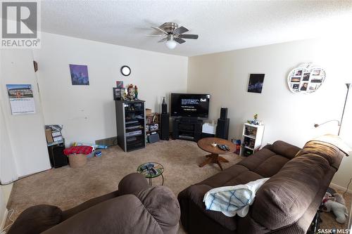 111 Government Road, Dundurn, SK - Indoor