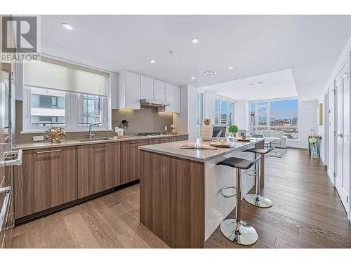 9Xx 3331 No 3 Road, Richmond, BC - Indoor Photo Showing Kitchen With Upgraded Kitchen