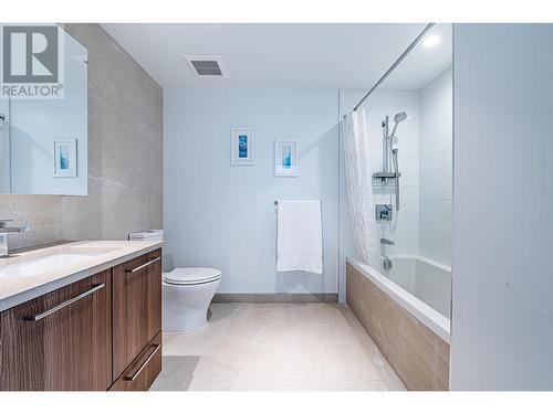 9Xx 3331 No 3 Road, Richmond, BC - Indoor Photo Showing Bathroom