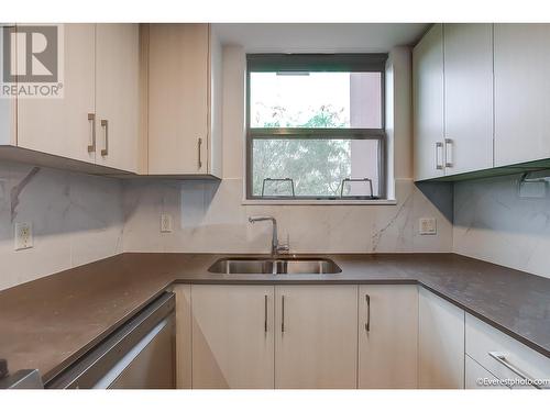 5Xx 5933 Cooney Road, Richmond, BC - Indoor Photo Showing Kitchen With Double Sink