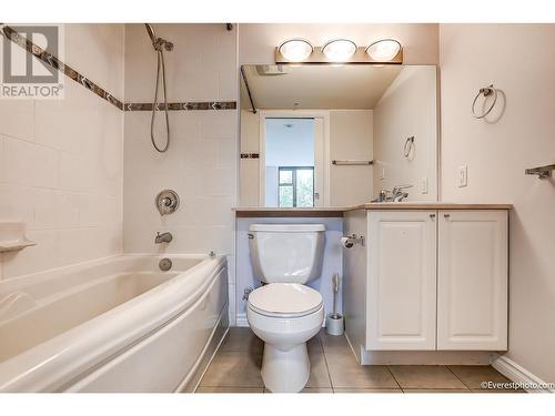 5Xx 5933 Cooney Road, Richmond, BC - Indoor Photo Showing Bathroom