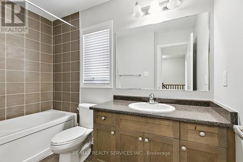 8 Toledo Lane, Brampton, ON - Indoor Photo Showing Bathroom