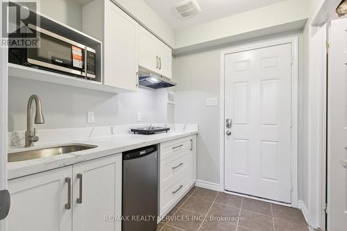 8 Toledo Lane, Brampton, ON - Indoor Photo Showing Kitchen