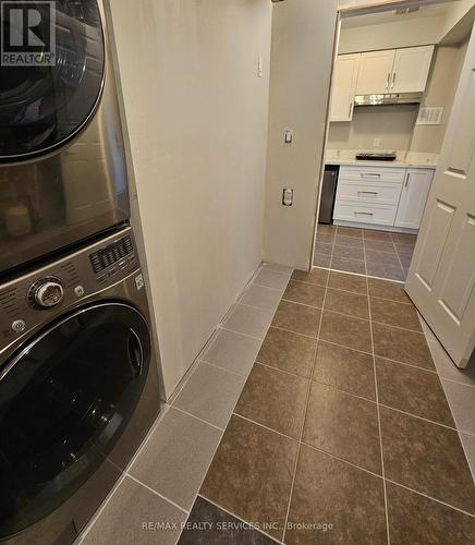 8 Toledo Lane, Brampton, ON - Indoor Photo Showing Laundry Room