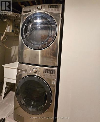 8 Toledo Lane, Brampton, ON - Indoor Photo Showing Laundry Room