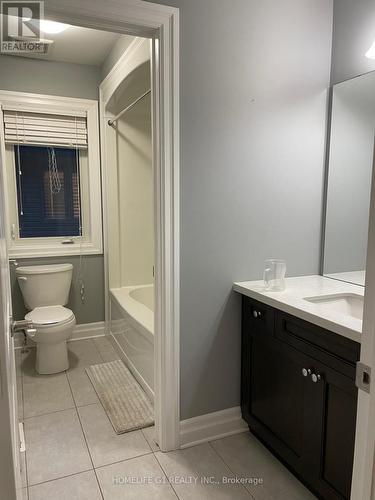 439 Sophia Crescent, London, ON - Indoor Photo Showing Bathroom