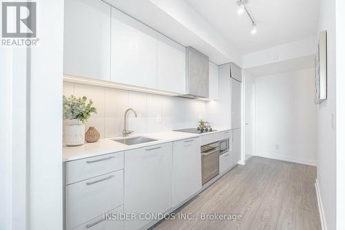 3217 - 19 Western Battery Road, Toronto, ON - Indoor Photo Showing Kitchen